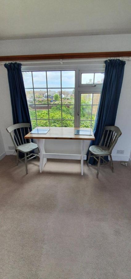 Beautiful 1 Bedroom Cottage With Courtyard. Deal Exteriör bild